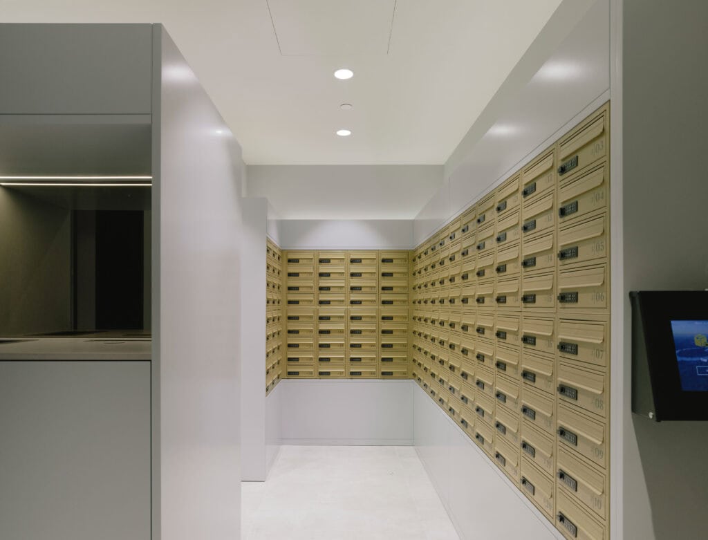 Blooms nine elms west digital mailboxes